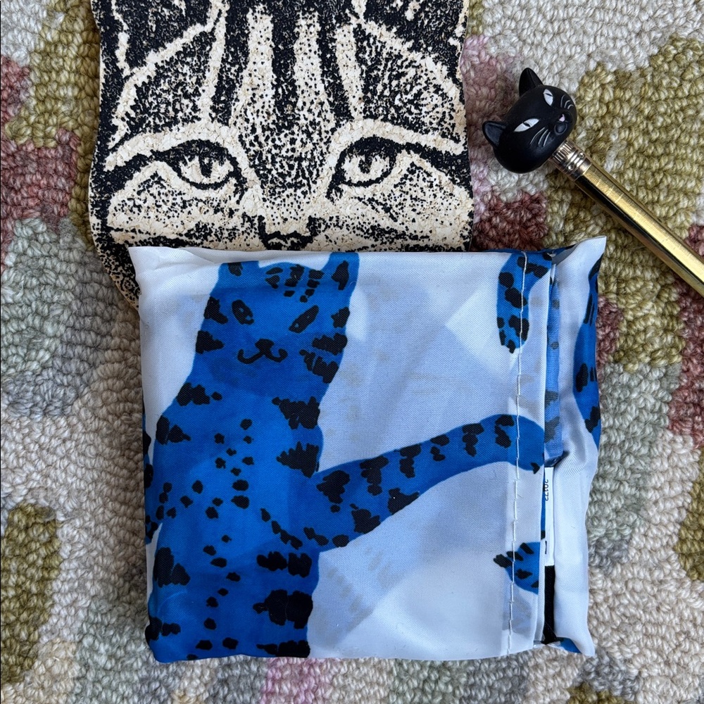 😸IKEA NWT SKYNKE Crazy Blue Cat reusable tote swirling blue felines Warhol-style
